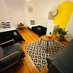 Hostal Luxury In Centre, Location *