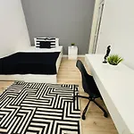 ホステル Luxury In Centre, Location *