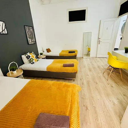 Luxury In Centre, Location